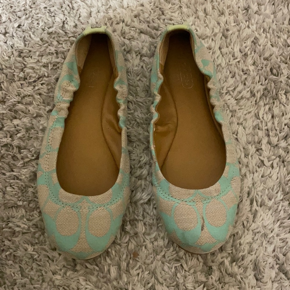 Coach flat